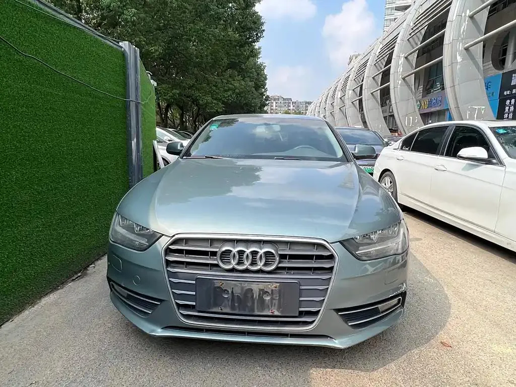 Audi A4L A4L 2012 1.8 TFSI Automatic Comfort — عرض الصورة 2