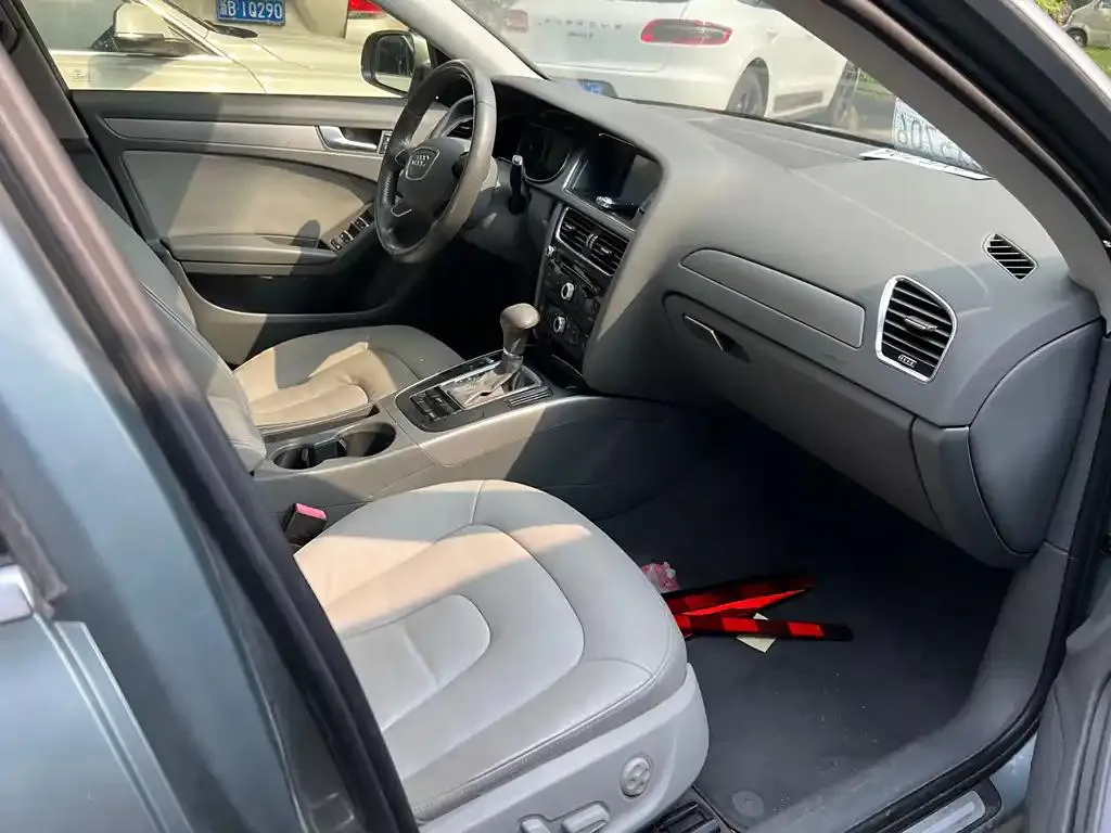 Audi A4L A4L 2012 1.8 TFSI Automatic Comfort — عرض الصورة 5