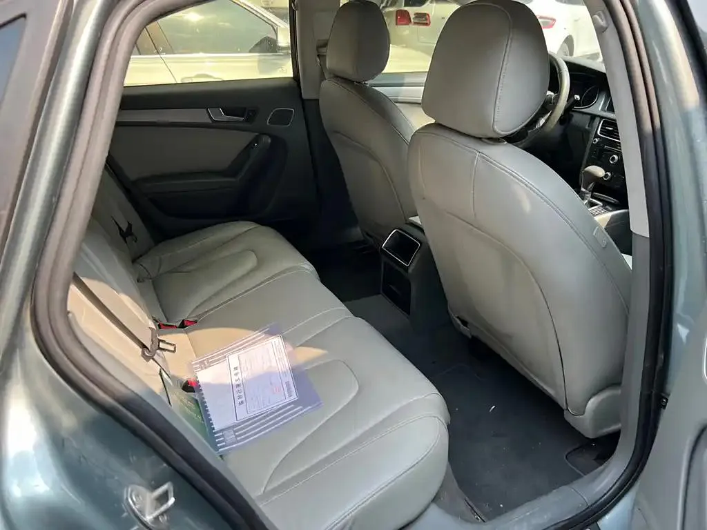 Audi A4L A4L 2012 1.8 TFSI Automatic Comfort — عرض الصورة 6