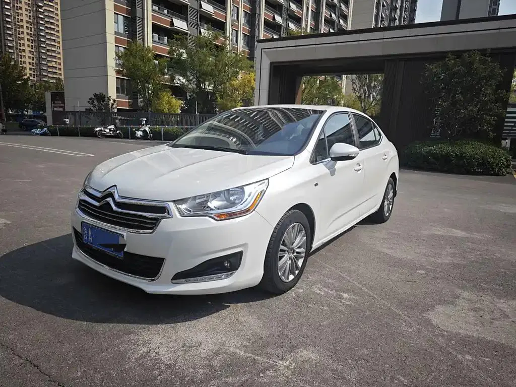 Citroen C4L C4L 2015 1.8L Automatic Luxury Edition — photo 1