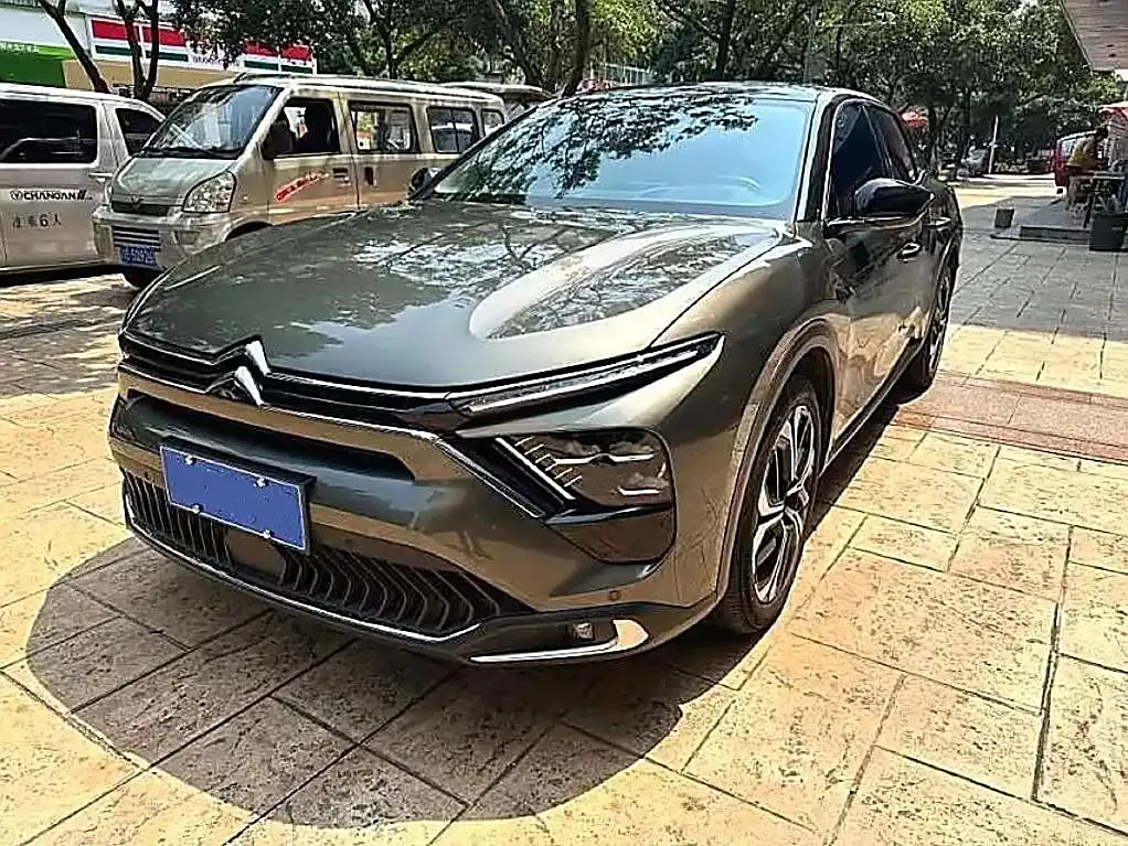 Citroen C5 X C5 X 2022 1.6T Leading the Year of the Tiger Opening Red Edition — photo 1