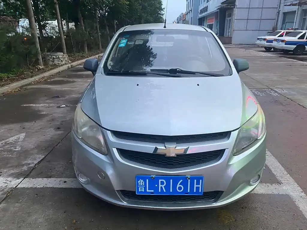 Chevrolet Sail Sail 2010 Sedan 1.2L Manual Warm Edition — photo 1