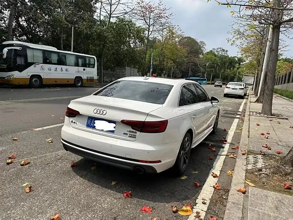Audi A4L A4L 2018 30th Anniversary Model 45 TFSI quattro Sports — Ver foto 4