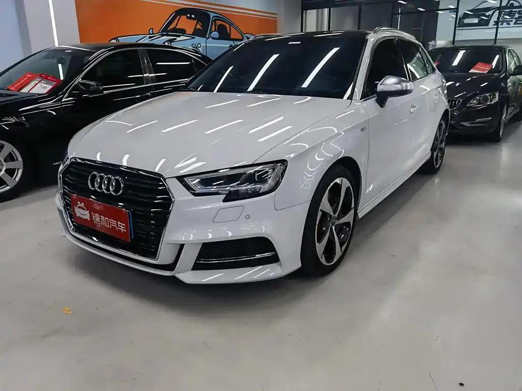 Audi A3 A3 2017 Sportback 40 TFSI Fashion Edition — photo 1