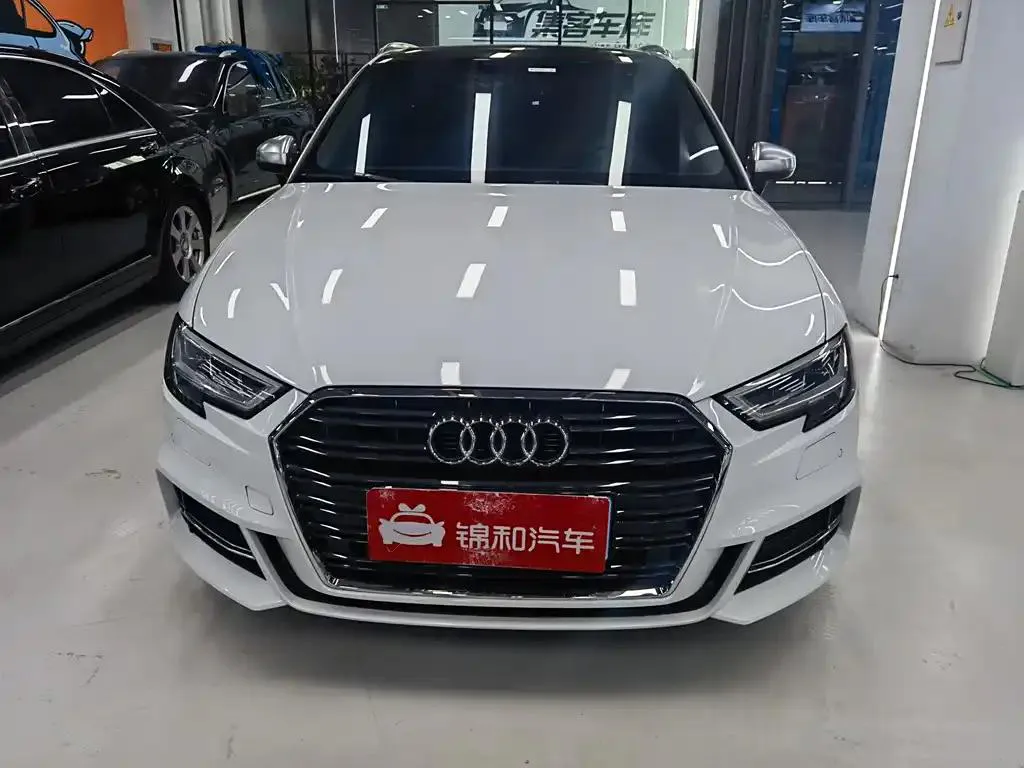 Audi A3 A3 2017 Sportback 40 TFSI Fashion Edition — Ver foto 2