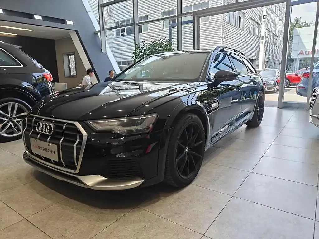 Audi Audi A6 — أسود