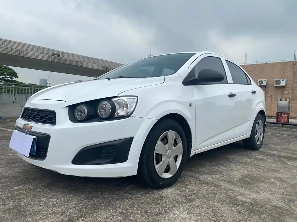 Chevrolet Aveo Aveo 2013 Sedan 1.4L AT Sunroof Edition — photo 1
