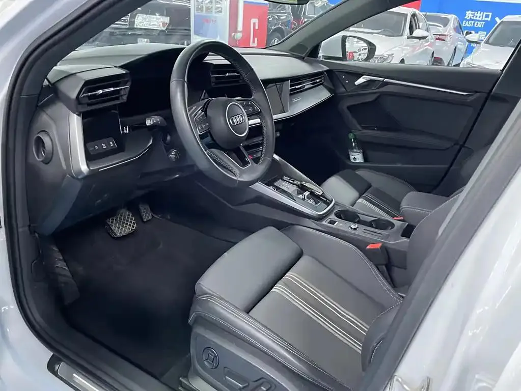 Audi A3 A3 2024 Sportback 35 TFSI Stylish and Elegant — Ver foto 5