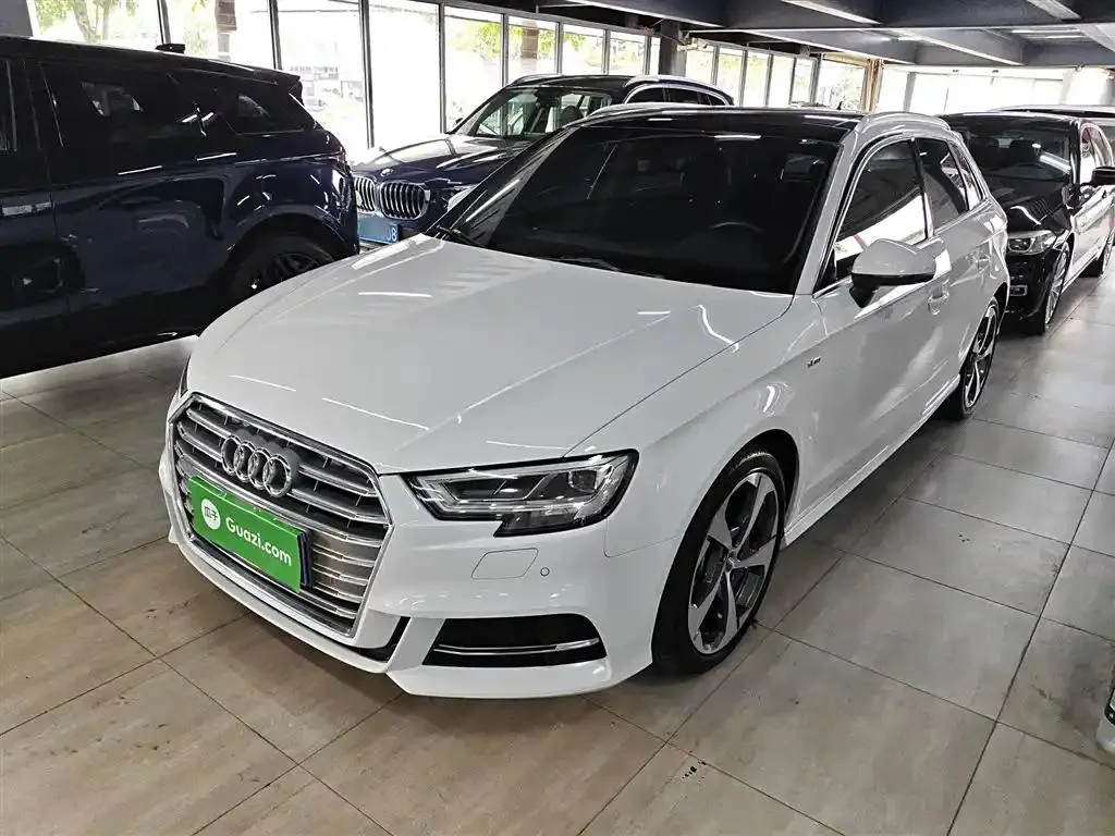 Audi A3 A3 2020 Sportback 35 TFSI Sports National V — Voir la photo 2