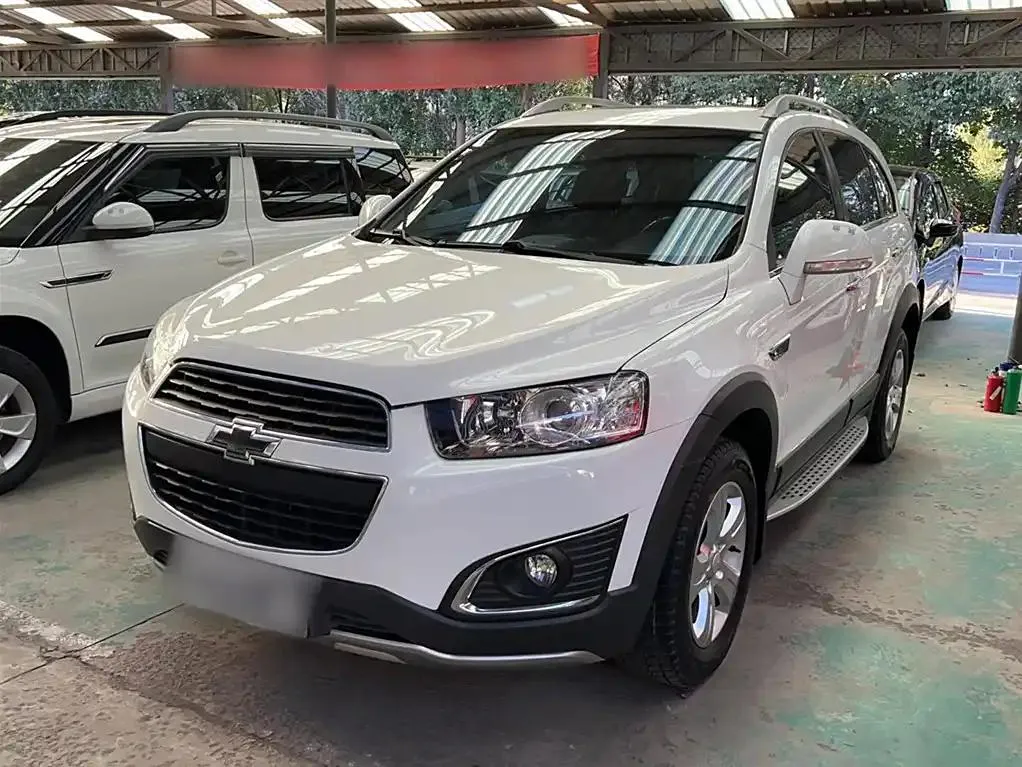 Chevrolet Captiva Captiva 2017 2.4L 2WD Luxury Edition 7 Seaters — photo 1