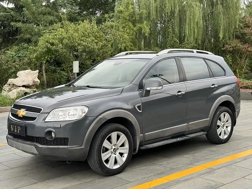 Chevrolet Captiva Captiva 2010 3.2 AT 7-seater flagship model — photo 1