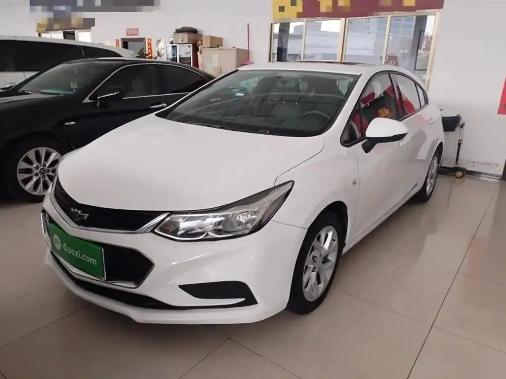 Chevrolet Cruze Cruze 2017 1.5L Hatchback Automatic Pioneer Sunroof Edition — photo 1