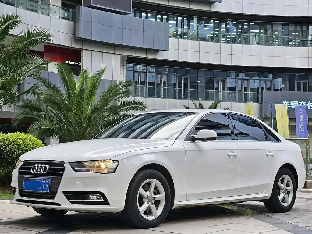 Audi A4L A4L 2013 30 TFSI Manual Comfort — photo 1
