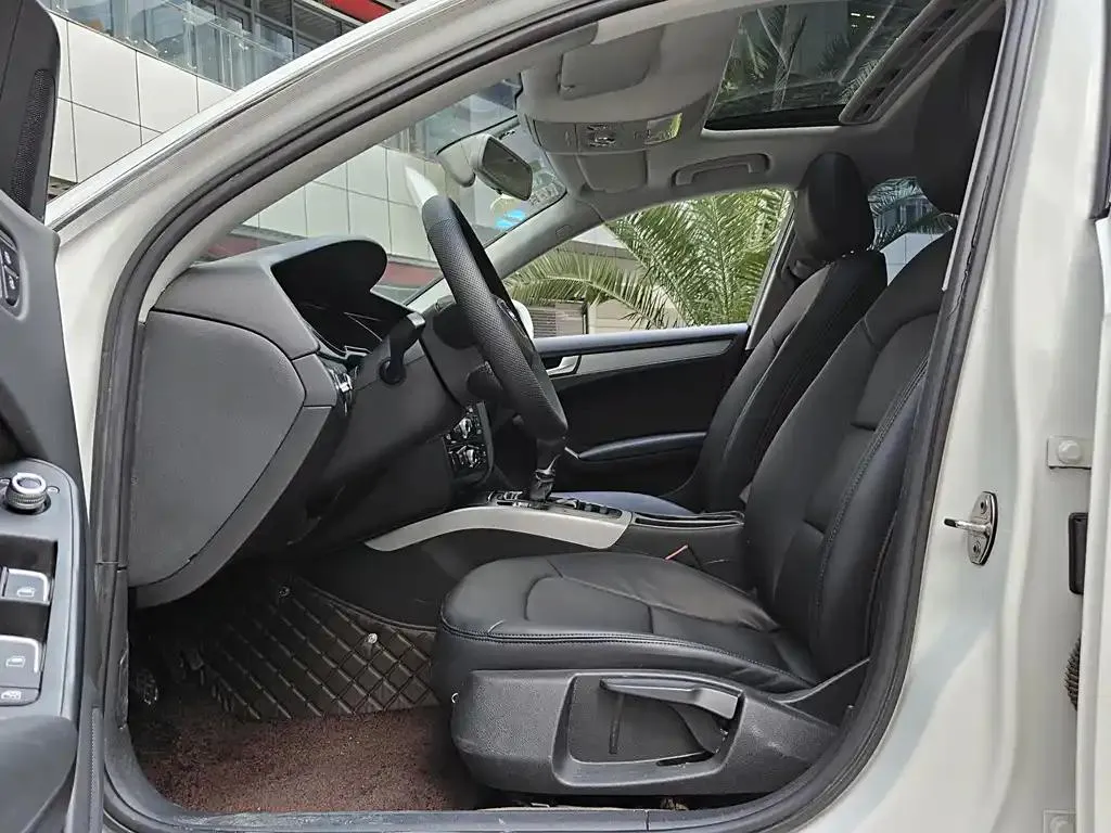 Audi A4L A4L 2013 30 TFSI Manual Comfort — عرض الصورة 5