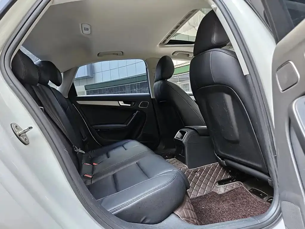 Audi A4L A4L 2013 30 TFSI Manual Comfort — عرض الصورة 6
