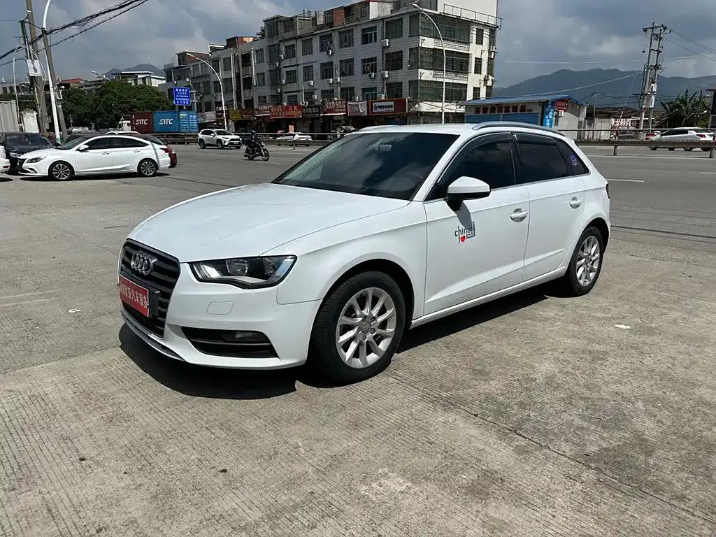 Audi A3 A3 2015 Sportback 35 TFSI Millionth Anniversary Edition — Voir la photo 2