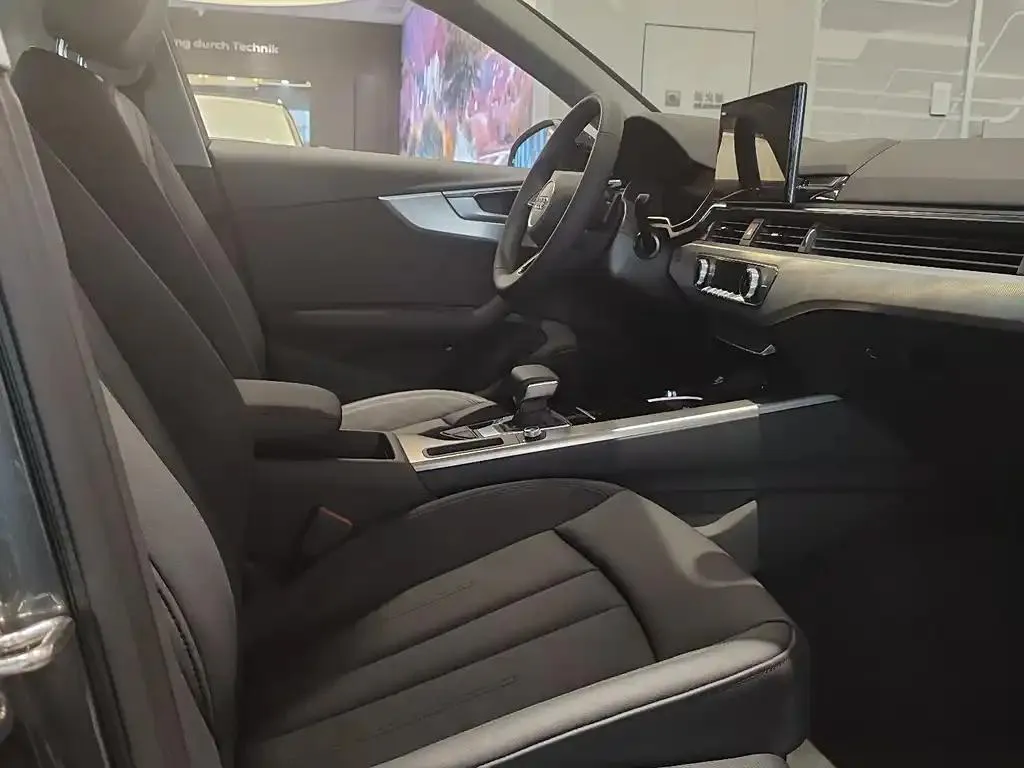 Audi A4 (imported) A4 (imported) 2023 Avant 40 TFSI Stylish and Dynamic — Voir la photo 6