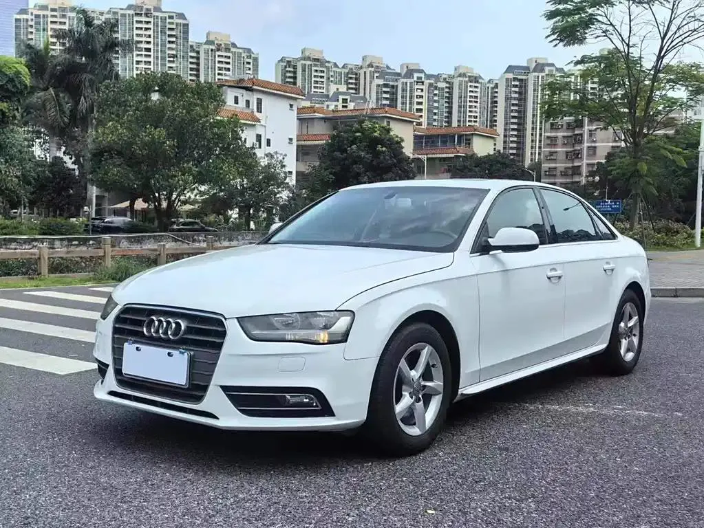 Audi A4L A4L 2015 30 TFSI Automatic Comfort — photo 1
