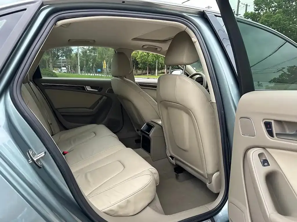 Audi A4L A4L 2010 2 TFSI Standard — View photo 3