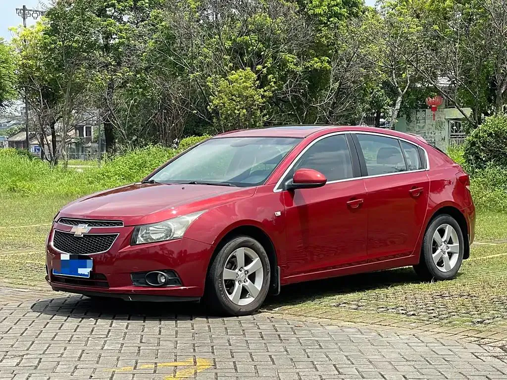 Chevrolet Cruze Cruze 2013 Hatchback 1.6L Automatic Luxury — photo 1