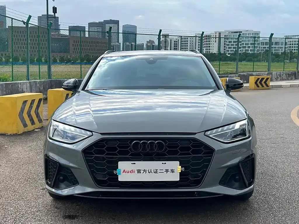 Audi A4 (imported) A4 (imported) 2022 Avant 40 TFSI Stylish and Dynamic — Voir la photo 4