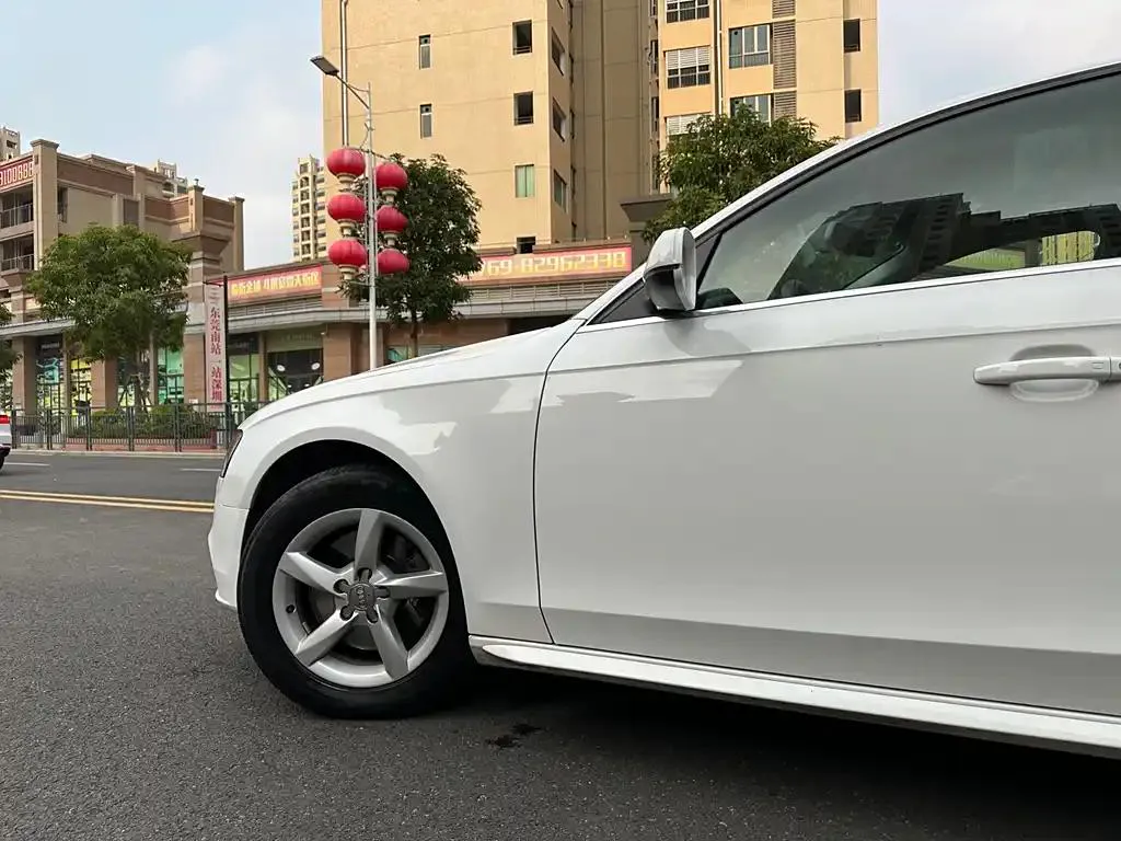 Audi A4L A4L 2015 35 TFSI Automatic Technology Edition — عرض الصورة 5