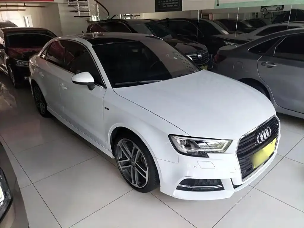 Audi A3 A3 2019 Limousine 35 TFSI Sports National V — Смотреть фото 5