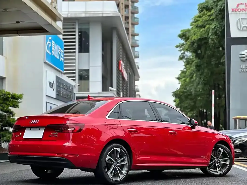 Audi A4L A4L 2018 30th Anniversary Model 30 TFSI Progressive Edition — View photo 3