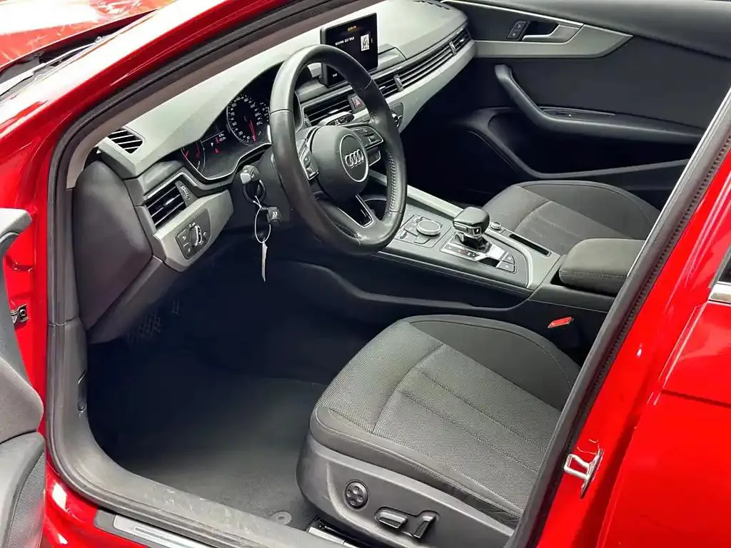 Audi A4L A4L 2018 30th Anniversary Model 30 TFSI Progressive Edition — View photo 4