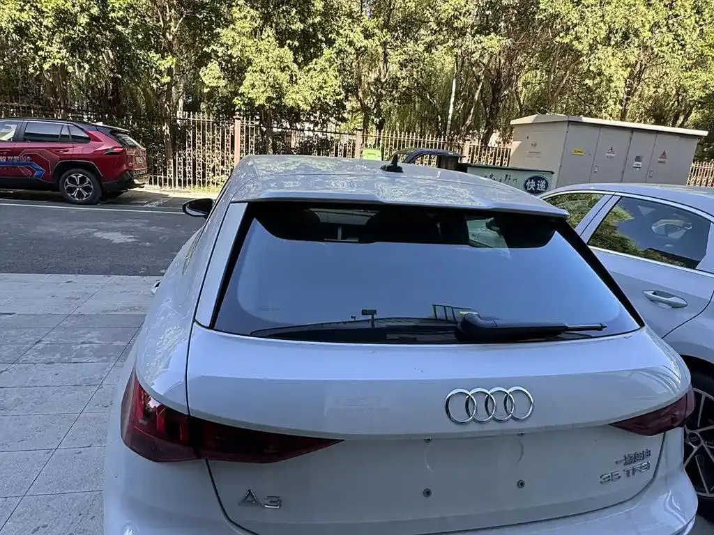 Audi A3 A3 2024 Sportback 35 TFSI: A progressive sports model — Voir la photo 4