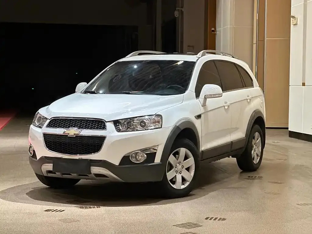 Chevrolet Captiva Captiva 2012 2.4L 2WD City Edition 5 Seaters — photo 1