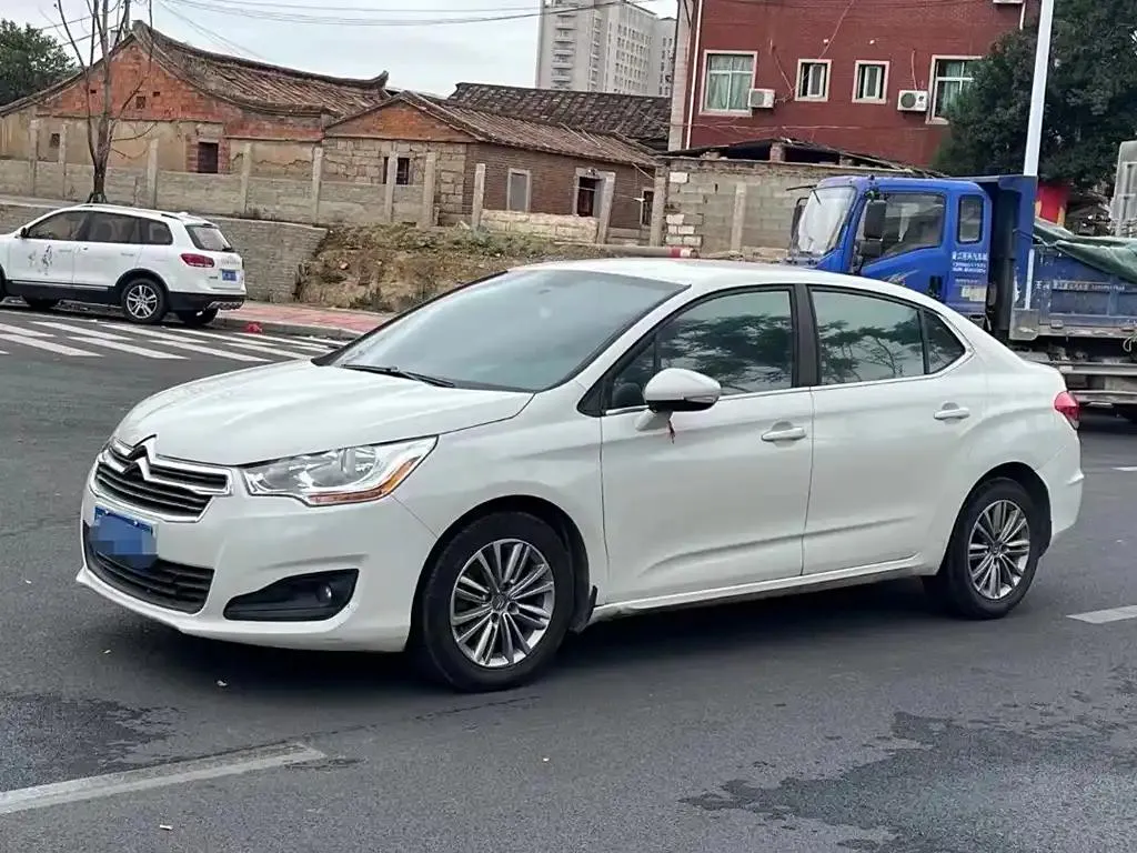 Citroen C4L C4L 2013 1.6L Manual Enjoy Edition — photo 1