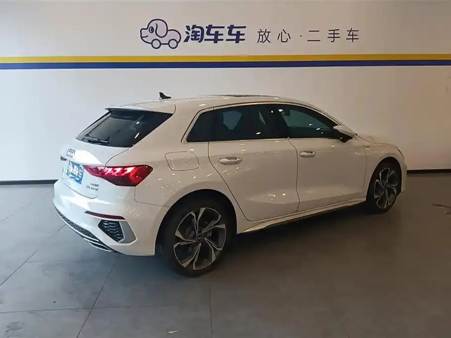 Audi A3 A3 2022 Sportback 35 TFSI Luxury Sports Edition — View photo 4