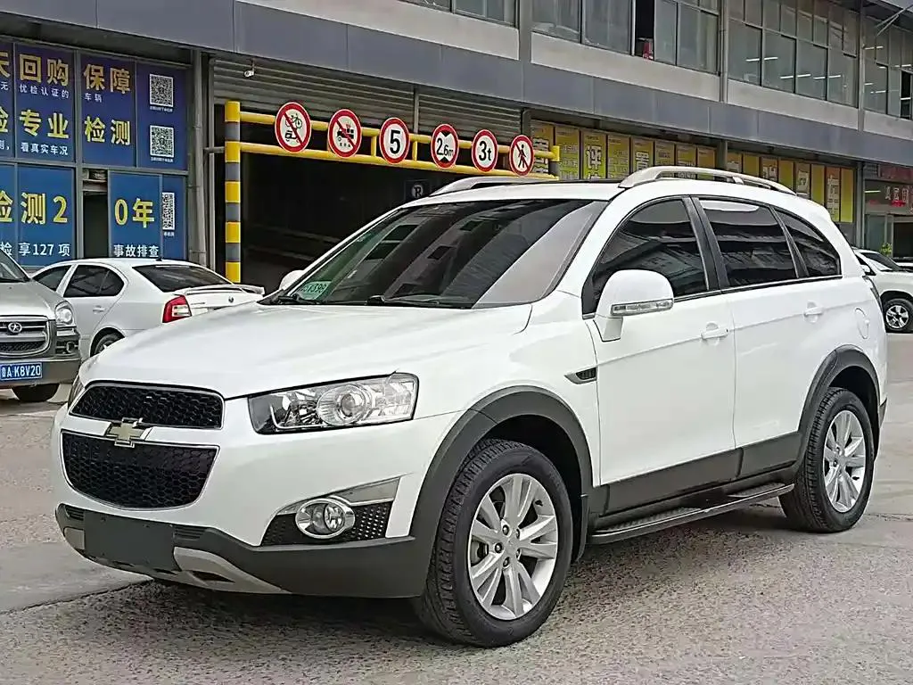 Chevrolet Captiva Captiva 2014 2.4L 4WD Flagship Edition 7 Seaters — photo 1