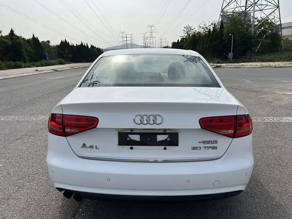 Audi A4L A4L 2013 30 TFSI Automatic Comfort — Voir la photo 6