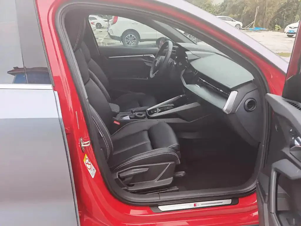 Audi A3 A3 2021 Sportback 35 TFSI: A progressive sports model — Voir la photo 3