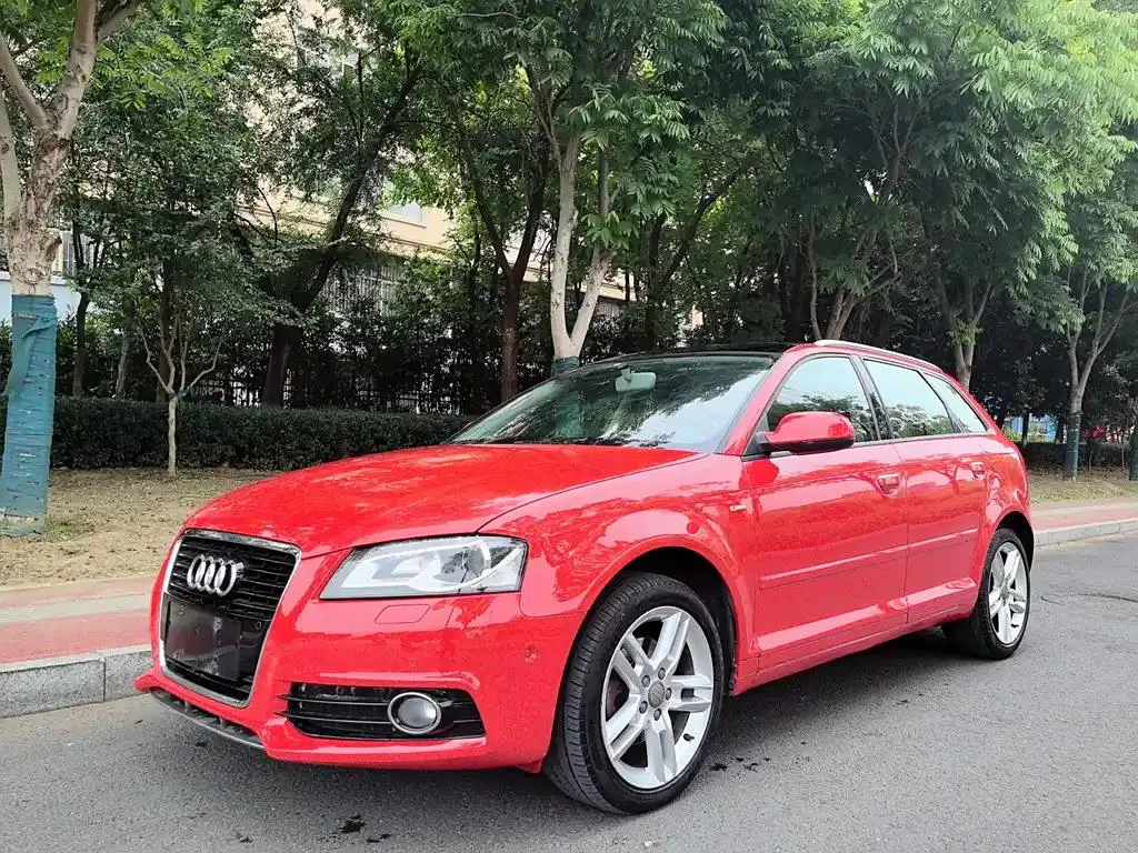 Audi Audi A3 (imported) — أحمر
