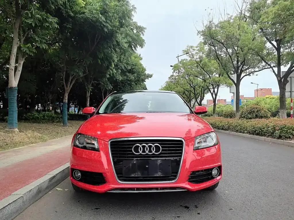 Audi A3 (imported) A3 (imported) 2013 Sportback 35 TFSI Luxury — View photo 2