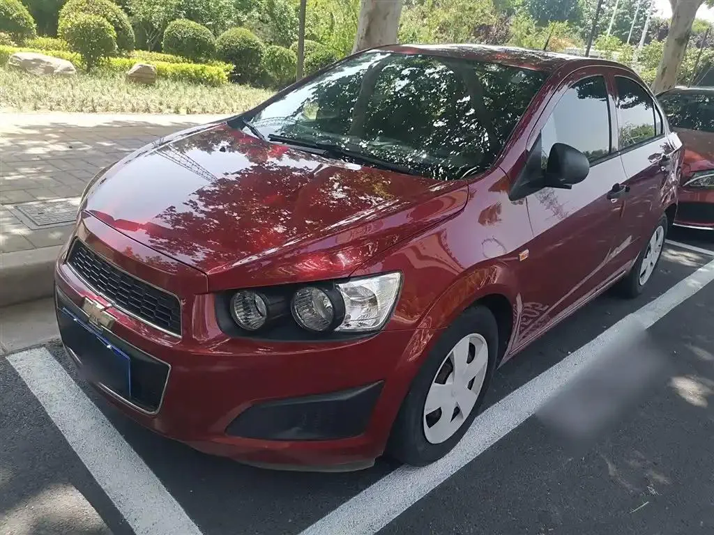 Chevrolet Chevrolet Aveo — Red