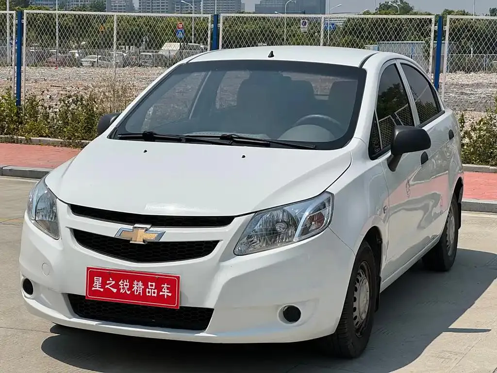Chevrolet Sail Sail 2013 Sedan 1.2L Manual Fashion Happiness Edition — photo 1