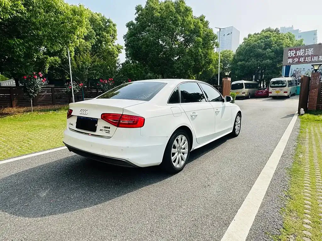 Audi A4L A4L 2013 40 TFSI quattro sports model — View photo 6