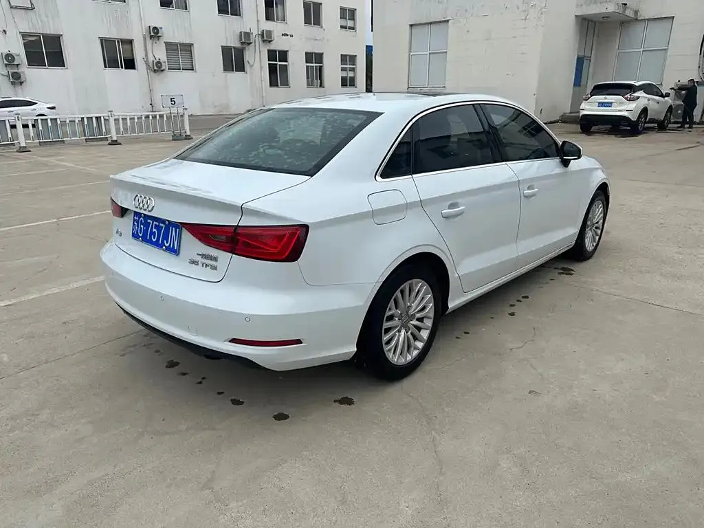Audi A3 A3 2016 Limousine 35 TFSI Linglian Edition — Ver foto 5