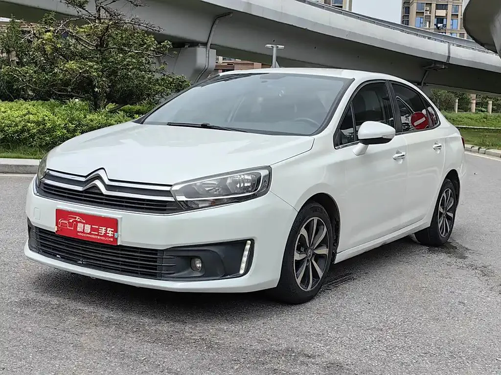 Citroen C4 Quatre C4 Quatre 2016 1.6L Automatic Luxury — photo 1