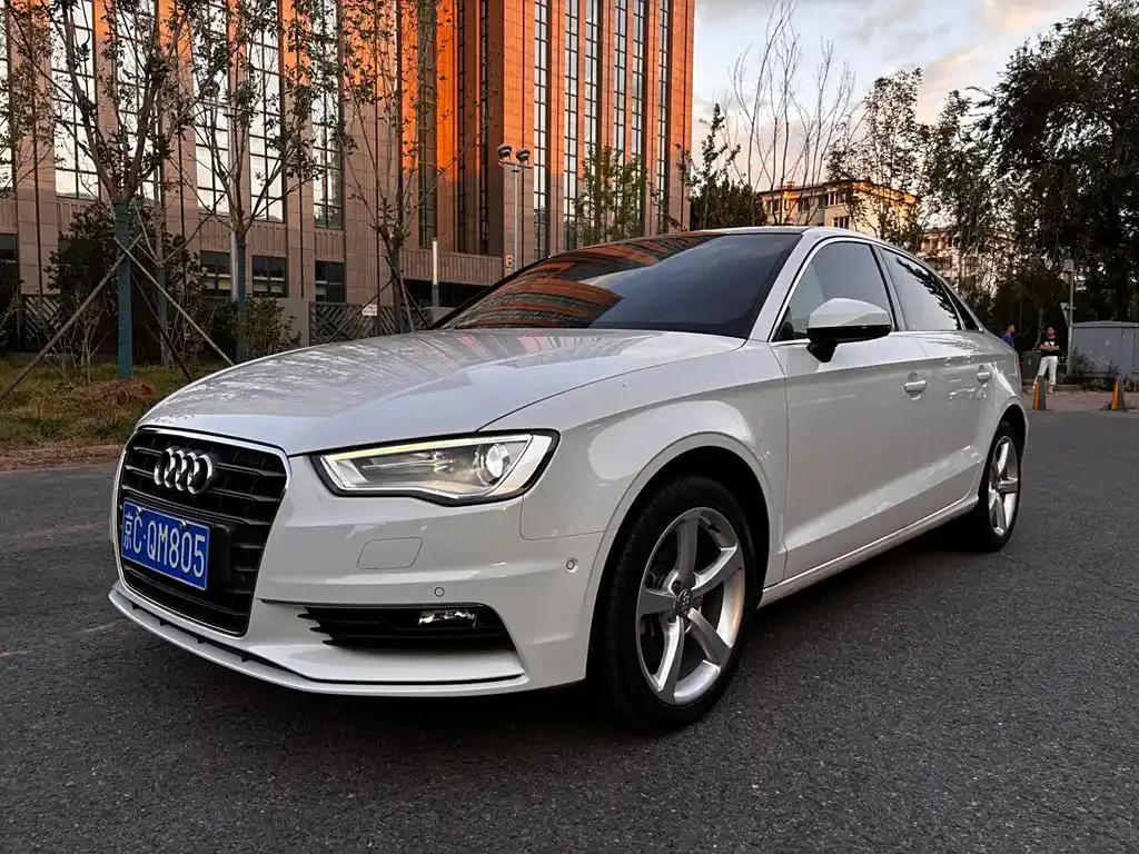 Audi A3 A3 2015 Limousine 40 TFSI Automatic Luxury — photo 1