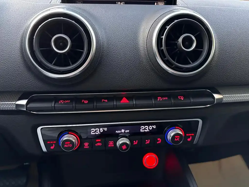Audi A3 A3 2015 Limousine 40 TFSI Automatic Luxury — Ver foto 3