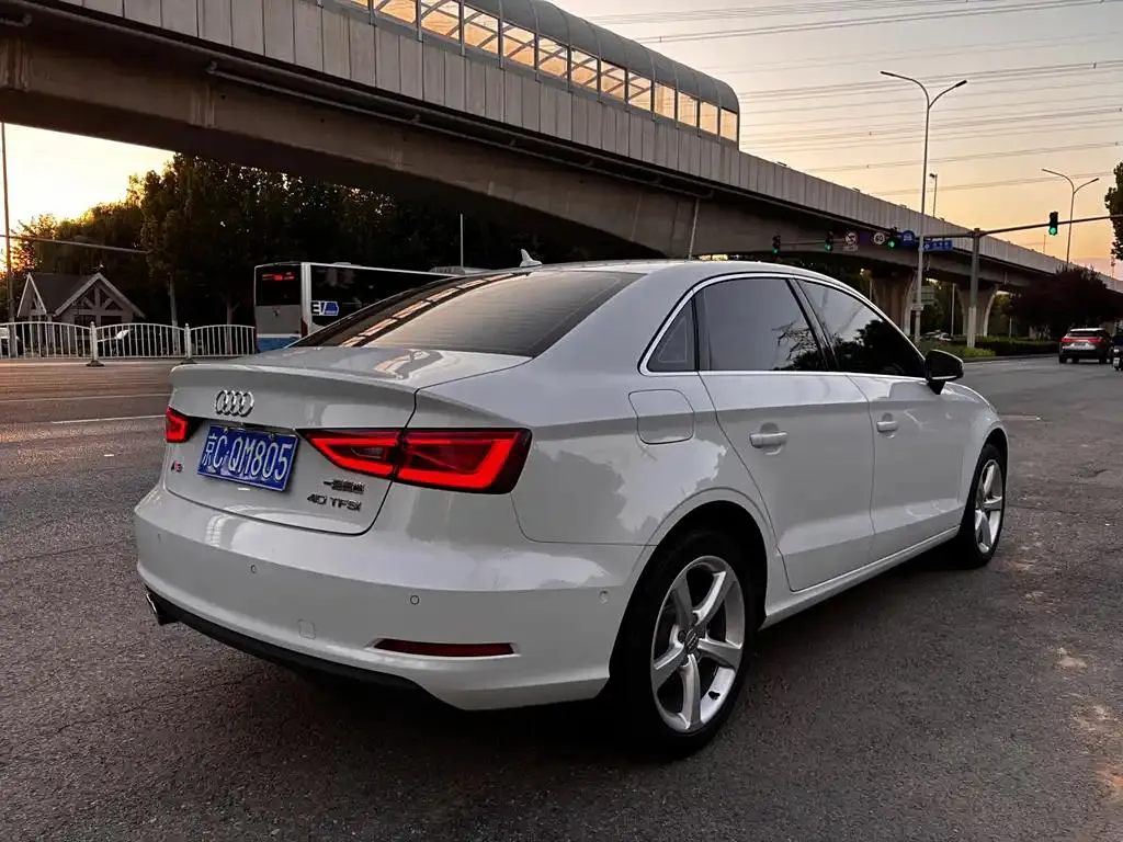 Audi A3 A3 2015 Limousine 40 TFSI Automatic Luxury — Ver foto 4