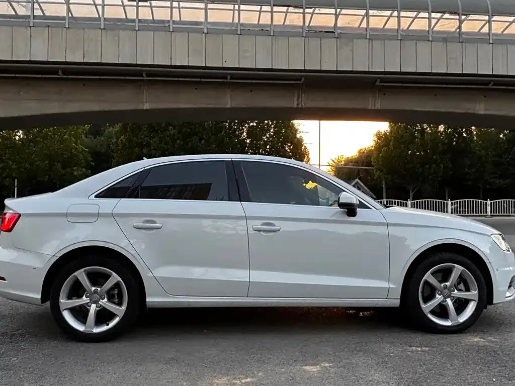 Audi A3 A3 2015 Limousine 40 TFSI Automatic Luxury — Ver foto 6