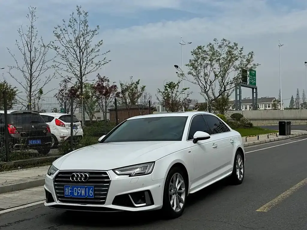 Audi A4L A4L 2019 40 TFSI Fashionable National V — photo 1
