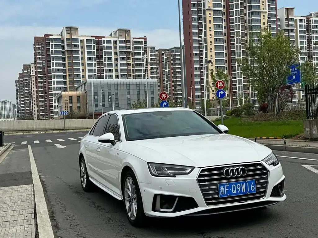 Audi A4L A4L 2019 40 TFSI Fashionable National V — Voir la photo 3