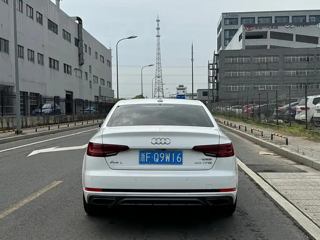Audi A4L A4L 2019 40 TFSI Fashionable National V — Voir la photo 5